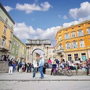https://downtown-apartments-pula.pula-hotels.org